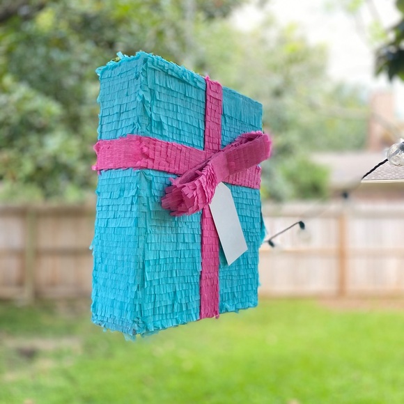 Customizable Piñata Gift - Picture 4 of 5